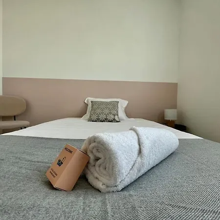 Saint Julien - L'esprit Village アパート